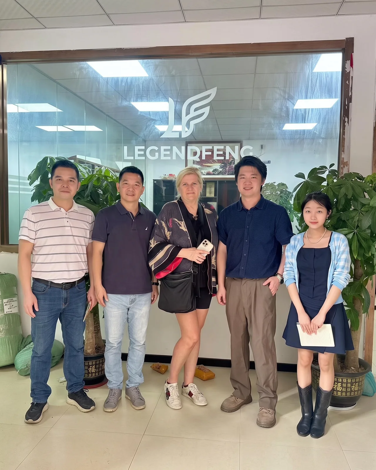 LGF 團隊與國際客戶於廣州辦公室合影